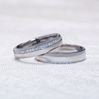 Anillos de boda de oro o platino con diamantes - modelo v105