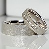 Anillos de boda de oro o platino con diamantes - modelo v131