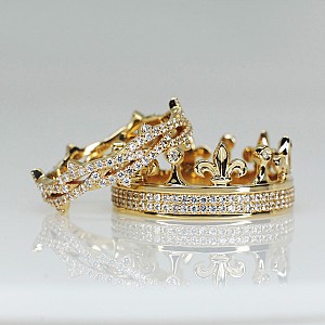 Royal Wedding Rings v1483 in Gold or Platinum with Diamonds