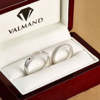 Anillos de boda personalizados de oro o platino con diamantes - modelo v197.1
