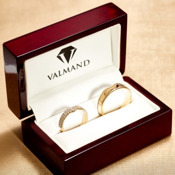 Gouden of platina trouwringen met kleurloze diamanten - model v211.v3