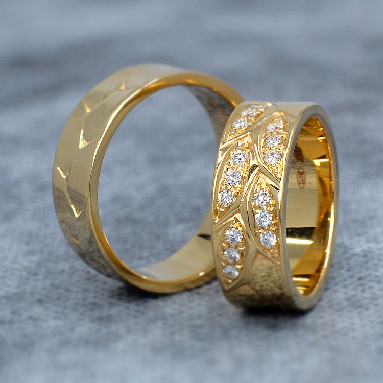 V915 Gold Wedding Rings with Diamonds