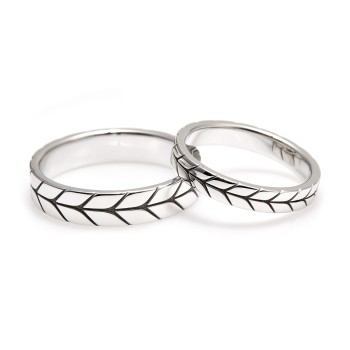 Alliances en or à motif de pointes - modèle v935