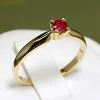 Anillo de compromiso de oro con rubí - modelo i004