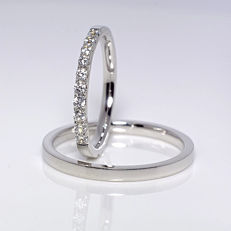 Anillos de boda de platino con diamantes - modelo v079pt