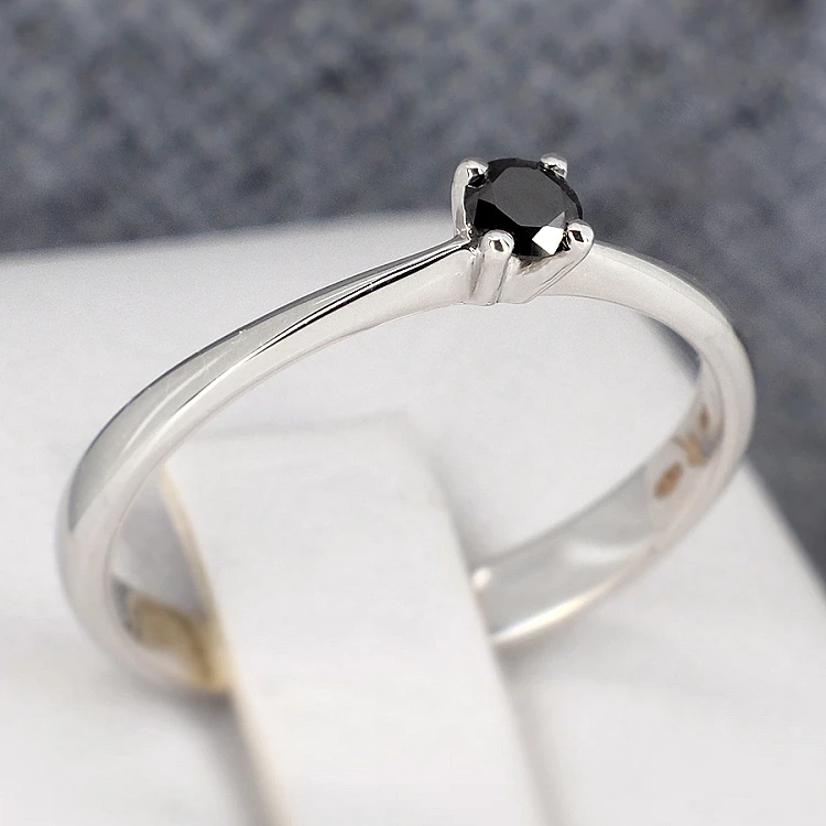 Gold-Verlobungsring i026dn mit schwarzem Diamant 0,20 ct – 0,33 ct