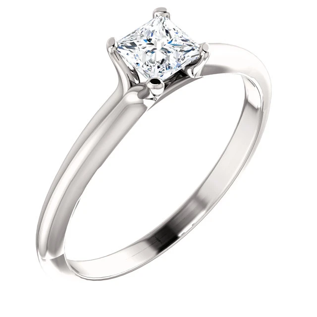 Anillo de compromiso de oro con diamante incoloro de 0,30 ct o 0,40 ct con certificación GIA - modelo i122005
