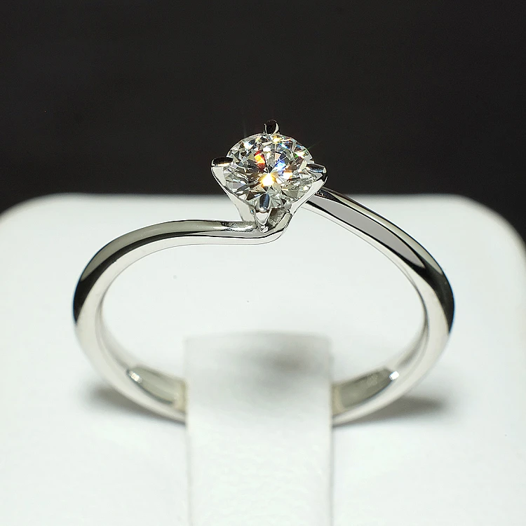 GIA-zertifizierter Verlobungsring aus Gold mit Brillantdiamant – Modell i520