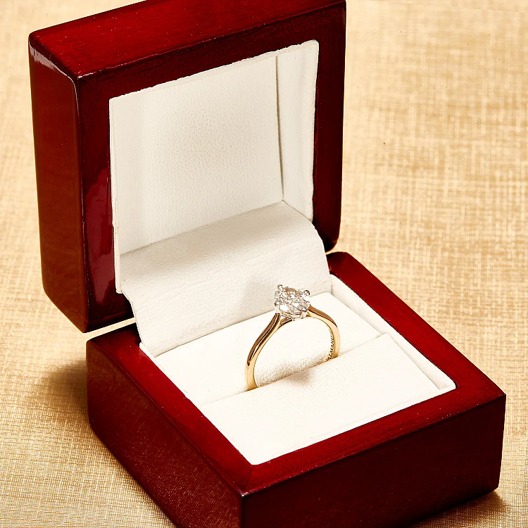 Anello di fidanzamento in oro con diamante ovale certificato GIA 1,00 ct - modello i1735.v2