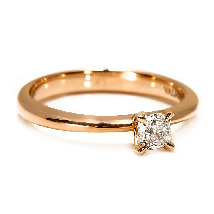 Anello di fidanzamento in oro con diamante a taglio cuscino certificato GIA - modello i3074