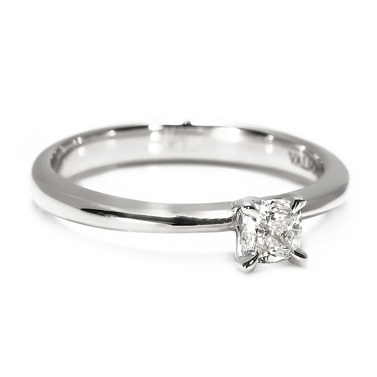 Anello di fidanzamento in oro con diamante a taglio cuscino certificato GIA - modello i3074