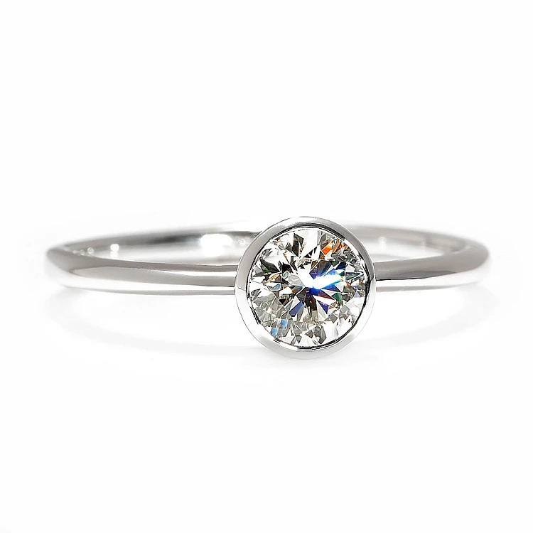 Bague de fiançailles classique en or avec diamant brillant certifié GIA - modèle i319