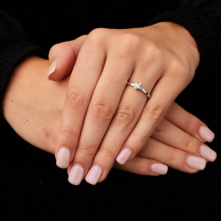Bague de fiançailles classique en or avec diamant brillant certifié GIA - modèle i319
