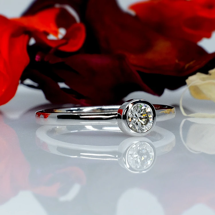 Bezel i319 Gold-Verlobungsring mit Diamant 0,15 ct – 0,25 ct
