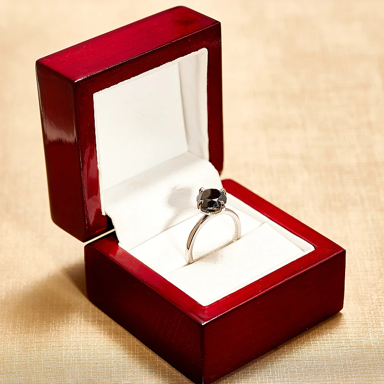 Anello di fidanzamento in platino con diamante nero certificato IGI - modello i4617