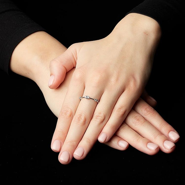 Bague tendance en or et diamants - modèle s043