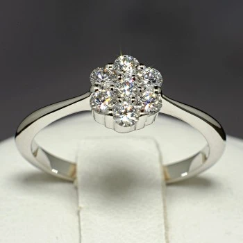 Bague cadeau en or avec diamants - modèle i028