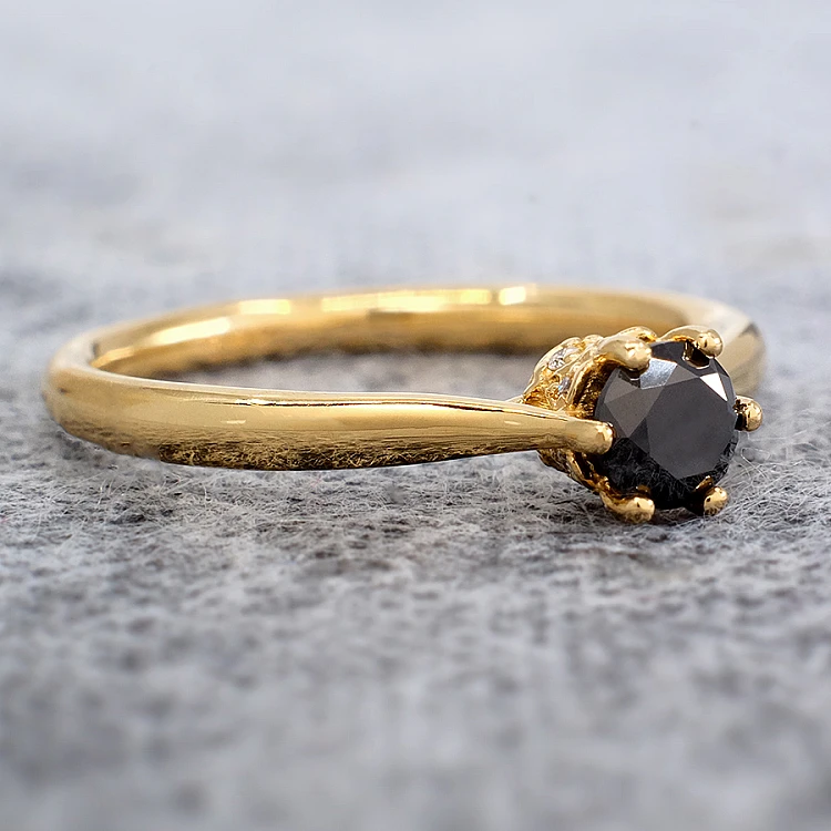 Bague de fiançailles en or avec diamant noir et diamants - modèle i122995