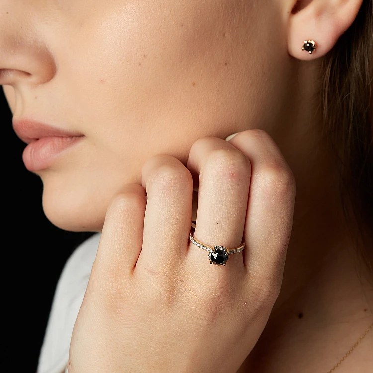 Bague de fiançailles en or avec diamant noir et diamants - modèle i164