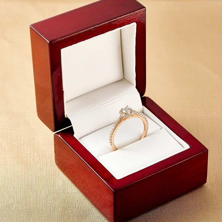 18k Gold Engagement Ring with GIA Certified Brilliant Diamond - model i1420