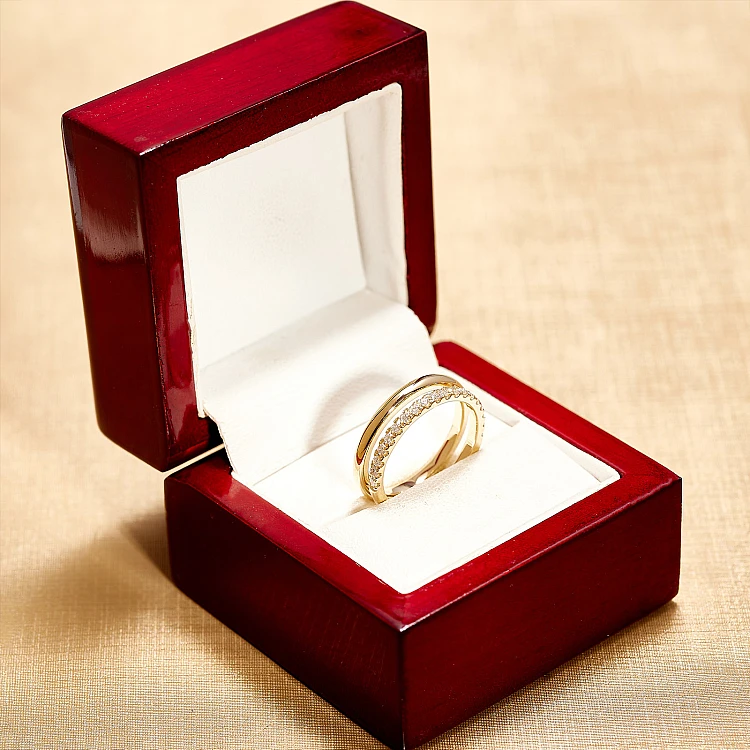 Gift Ring i342 in Gold or Platinum with Natural Diamonds