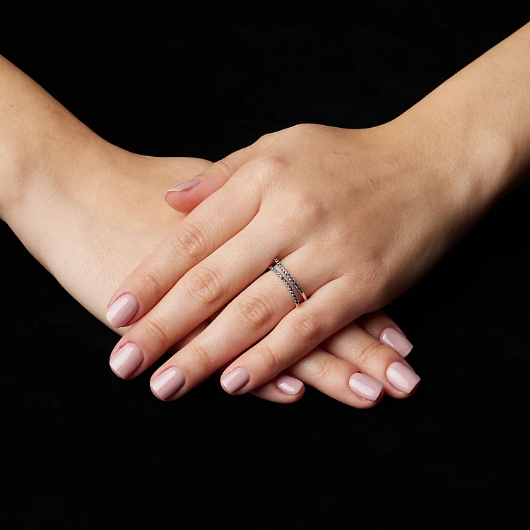 Bague cadeau en or avec diamants bleus - modèle i122750