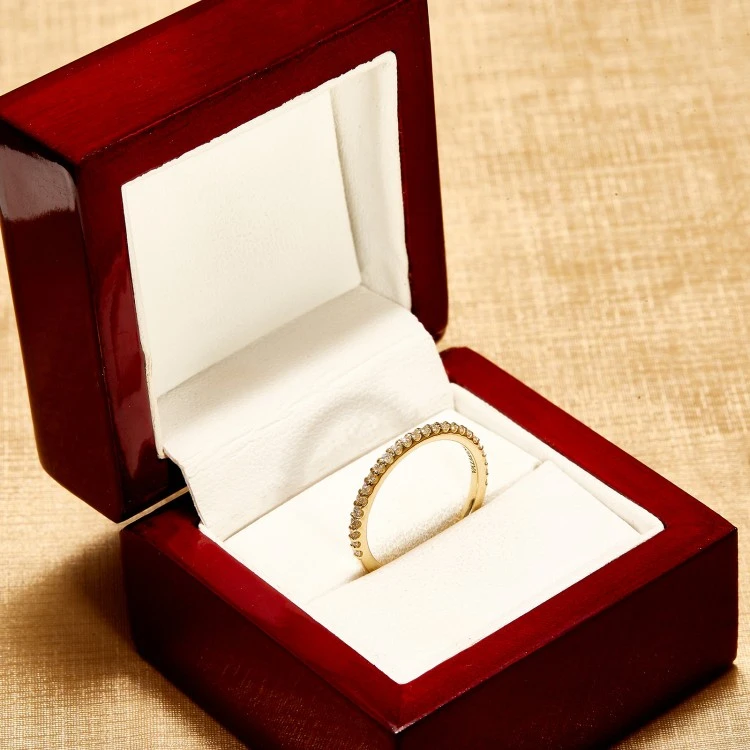 Anillo de oro semieternidad con diamantes - modelo i123194