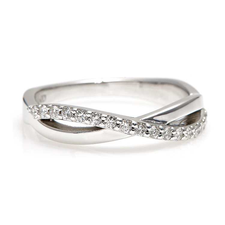 Bague cadeau en or avec diamants - modèle i503