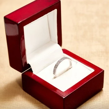 18k White Gold Gift Ring with Diamonds - model FM2-2PT