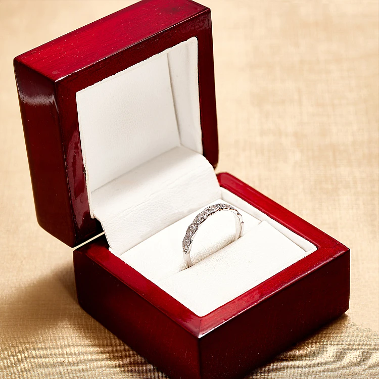 Goldener Geschenkring mit Diamanten – Modell FM8-1,5pt