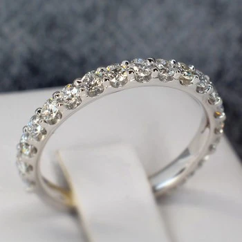Gold or Platinum Gift Ring with Diamonds - model i033
