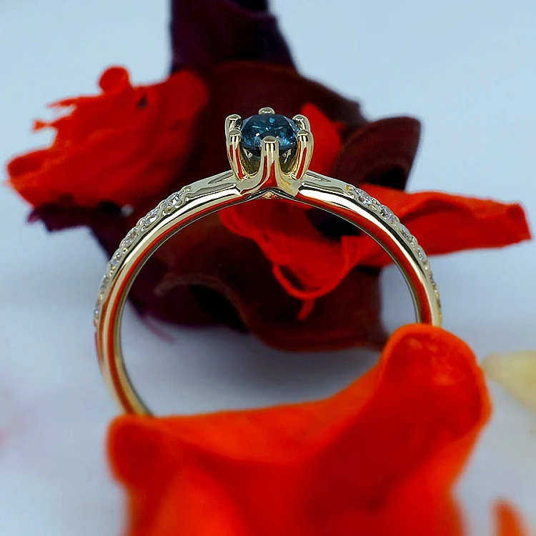Anello di fidanzamento i057dbdi in Oro con Diamante Blu e Diamanti