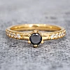 Bague de fiançailles en or avec diamant noir et diamants incolores - modèle i057