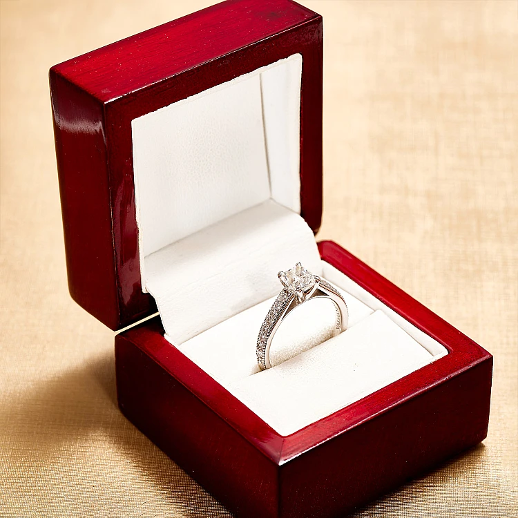 Anello di fidanzamento in oro bianco 18k con diamante a cuscino certificato GIA - modello i1218