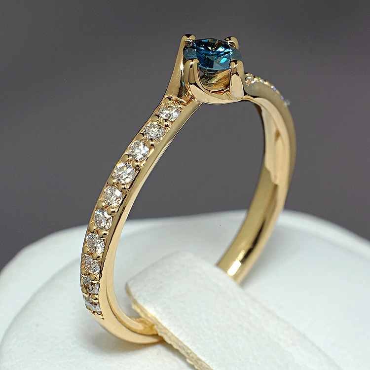 Verlobungsring i122358DbDi in Gold mit blauem Diamant