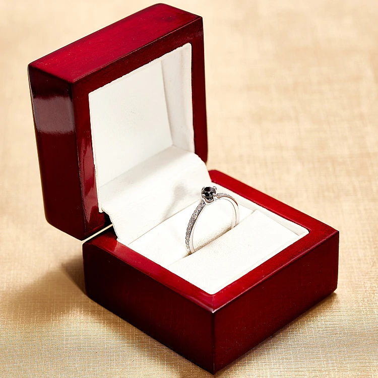 Bague de fiançailles en or avec diamant noir - modèle i122358