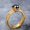 Anillo de compromiso de oro con diamante negro y diamantes - modelo i122376