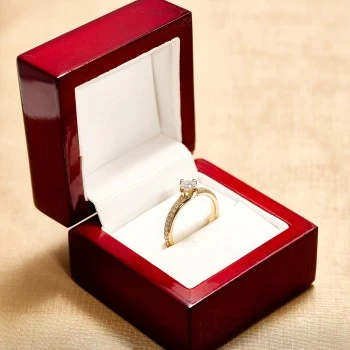 Anello di fidanzamento i122392DiDi in oro con diamanti - GIA 0,30 ct - 0,40 ct