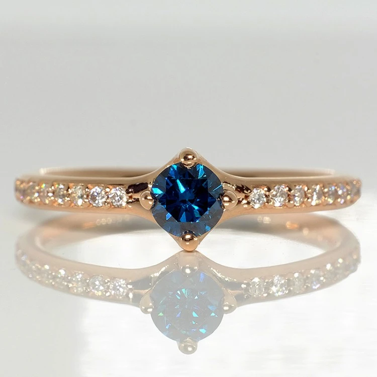 Bague de fiançailles en or avec diamant bleu et diamants - modèle i122392