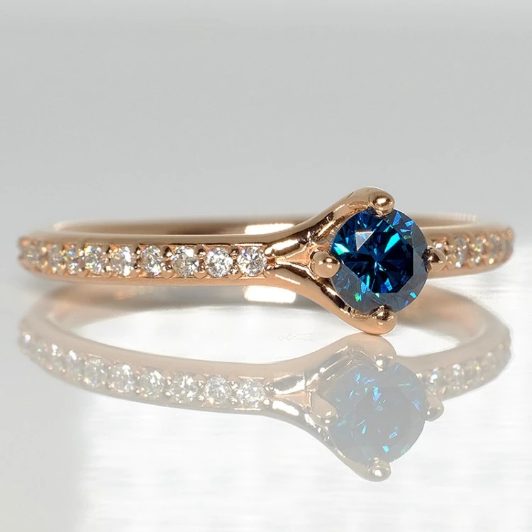 Bague de fiançailles en or avec diamant bleu et diamants - modèle i122392