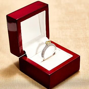 Anello di fidanzamento vintage in oro bianco 18 carati con diamante giallo sintetico certificato IGI - modello I122474