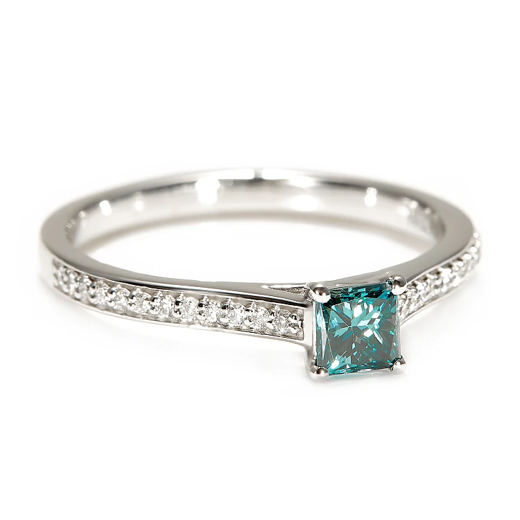 Bague cadeau en or avec diamant bleu et diamants - modèle i122604