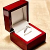 Anillo de compromiso de oro con diamante central certificado por el GIA de 0,30 o 0,40 ct y diamantes secundarios - modelo i1730