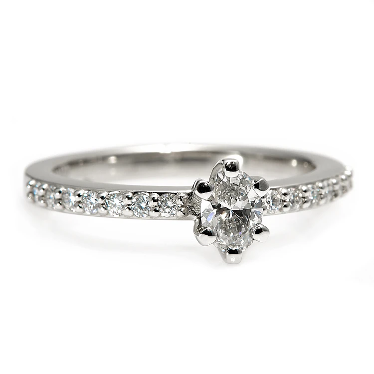 Bague de fiançailles en or avec diamant central certifié GIA de 0,30 ct ou 0,40 ct et diamants secondaires - modèle i504