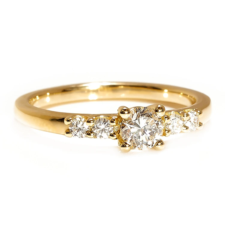 18k Gold SideStone Engagement Ring with GIA Certified Brilliant Diamond - model i579