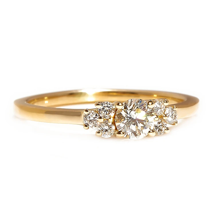 Anillo de compromiso de oro con diamante central certificado por el GIA de 0,30 o 0,40 ct y diamantes secundarios - modelo i71604