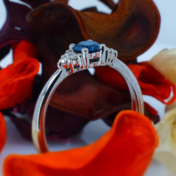 Engagement ring i71845DbDi in Gold with Blue Diamond