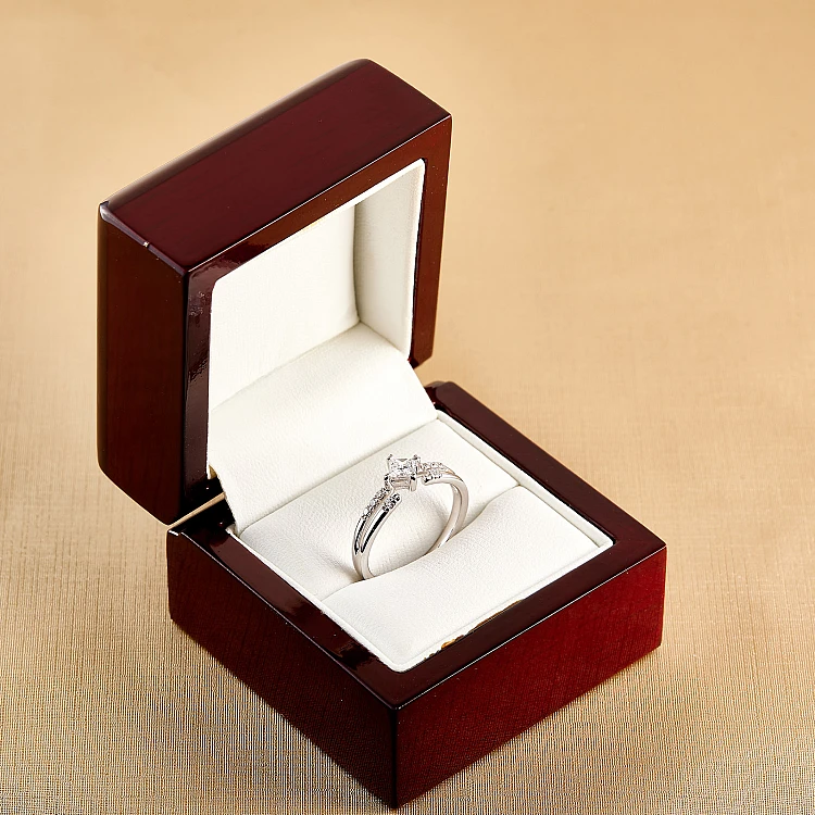 18k Gold SideStone Engagement Ring with GIA Certified Princess Diamond - model i882
