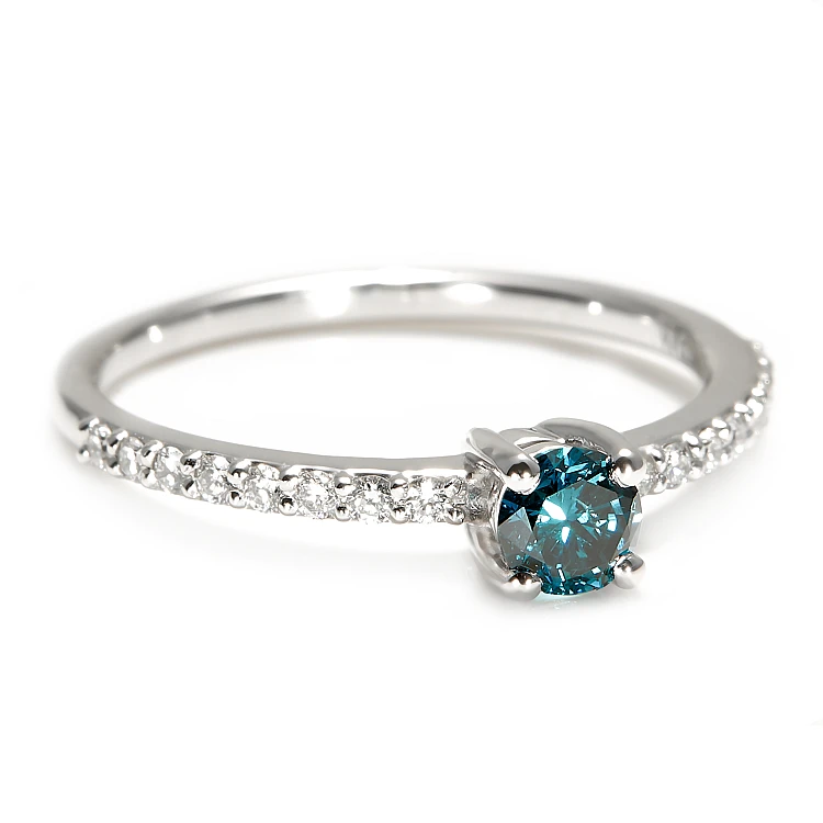 Verlovingsring in goud of platina met blauwe diamant en diamanten i1221908dbdi