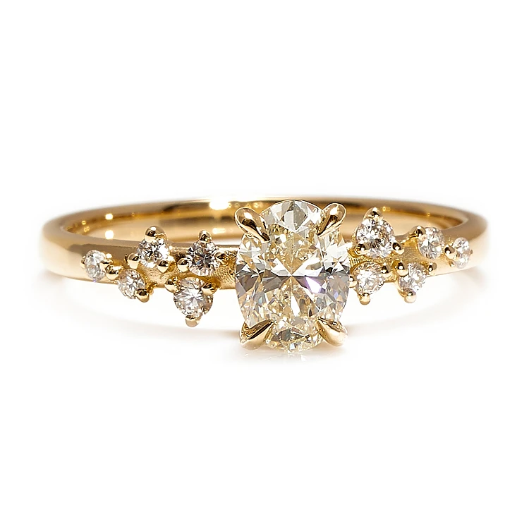 Moderner Verlobungsring aus 18-karätigem Gold oder Platin mit ovalem Mittelstein (GIA-zertifiziert, 0,50 ct oder 0,70 ct) – Modell i3122